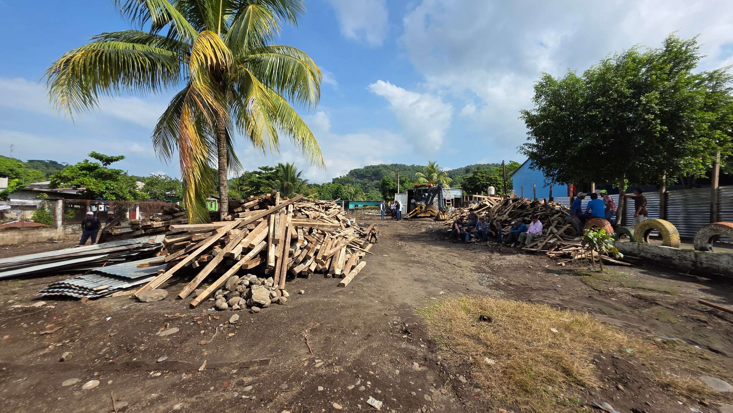 25082025_-_Colocan_primera_piedra_del_proyecto_de_construcción_del_Instituto_Básico_y_Diversificado_en_El_Naranjo_Santa_Lucía_Cotzumalguapa3.jpg